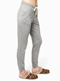 UGG Women’s Deven Jogger -Standrews Links Officials Store 1104189 GREYHEATHERalt1