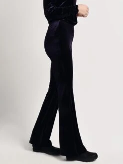 Sno Skins Plushtech Velvet Flared Leg Pant -Standrews Links Officials Store 11288 18 violetalt1