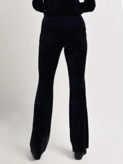 Sno Skins Plushtech Velvet Flared Leg Pant -Standrews Links Officials Store 11288 18 violetalt2