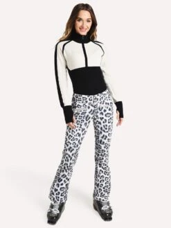 Obermeyer Women's Dolly Cashmere-Blend 1/2 Zip Sweater 11 Obermeyer Women's Dolly Cashmere-Blend 1/2 Zip Sweater -Standrews Links Officials Store 16041 SHEERBLISSalt3