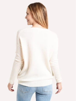 White+Warren Essential V Neck -Standrews Links Officials Store 17708 PEARLWHITEalt3