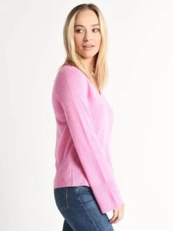 White+Warren Cashmere Slit Sleeve V Neck -Standrews Links Officials Store 17741 cottncandyheatheralt1