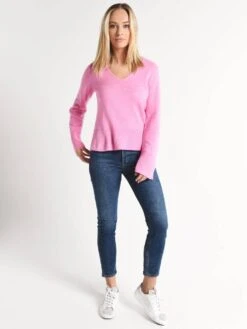 White+Warren Cashmere Slit Sleeve V Neck -Standrews Links Officials Store 17741 cottncandyheatheralt3