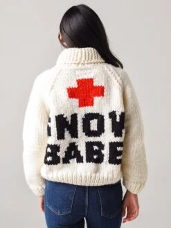 Gogo Women's Classic Short Snow Babe Cardigan -Standrews Links Officials Store 3800 CSBCxWHITExAlt2 20213196