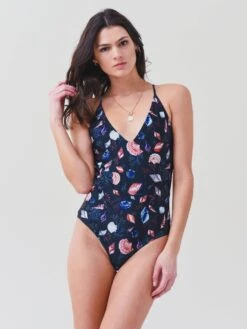Cara Cara Women's Sagg Main Suit