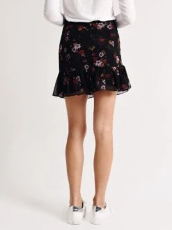 The Fiftth Label Keystone Skirt 8 The Fiftth Label Keystone Skirt -Standrews Links Officials Store 40180866 1 blackfloralalt2