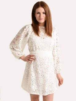 ML Monique Lhuillier Monique Lhuillier Embroidered Eyelet Dress
