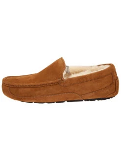 UGG Australia Men's Ascot Slipper -Standrews Links Officials Store 5775 chestnutalt1