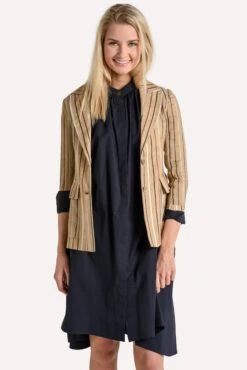 Eleventy Single Breasted Jacket With Belt