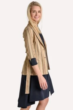 Eleventy Single Breasted Jacket With Belt -Standrews Links Officials Store 980ja3091pan27023 02sabbiaalt2