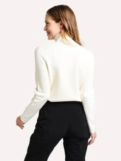 Aztech Mountain Matterhorn Turtleneck Sweater 6 Aztech Mountain Matterhorn Turtleneck Sweater -Standrews Links Officials Store AMW40016 CLOUDWHITEalt2