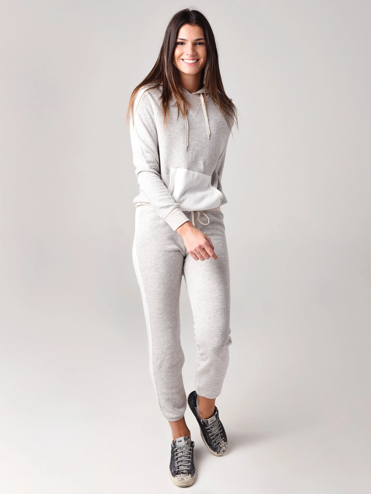 Monrow Women's Color-Block Vintage Sweats 4 Monrow Women's Color-Block Vintage Sweats - Image 4