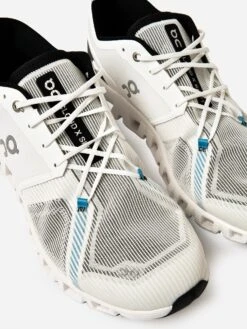 ON Men's Cloud X 3 Shift Sneaker -Standrews Links Officials Store MENS CLOUD X 3 SHIFTxUndyedWhiteBlackxAlt2 97982363