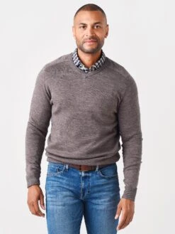 Peter Millar Men's Crown Crafted Interlock V-Neck Sweater 16 Peter Millar Men's Crown Crafted Interlock V-Neck Sweater -Standrews Links Officials Store MF21ES500xANTIQUEWALNUTxPrimary 47409377