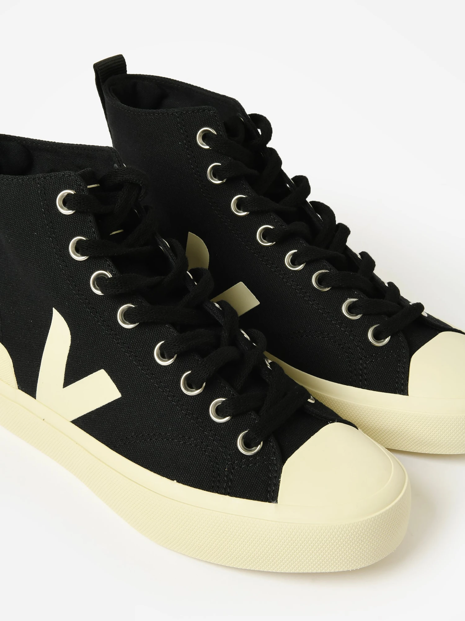 VEJA Women's Wata II Canvas Sneaker 3 VEJA Women's Wata II Canvas Sneaker - Image 3