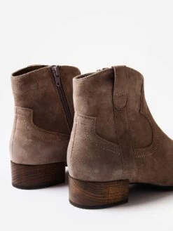 Vaneli Women's Tellie Boot -Standrews Links Officials Store TELLIExTRUFFLESUEDExAlt5 76543445