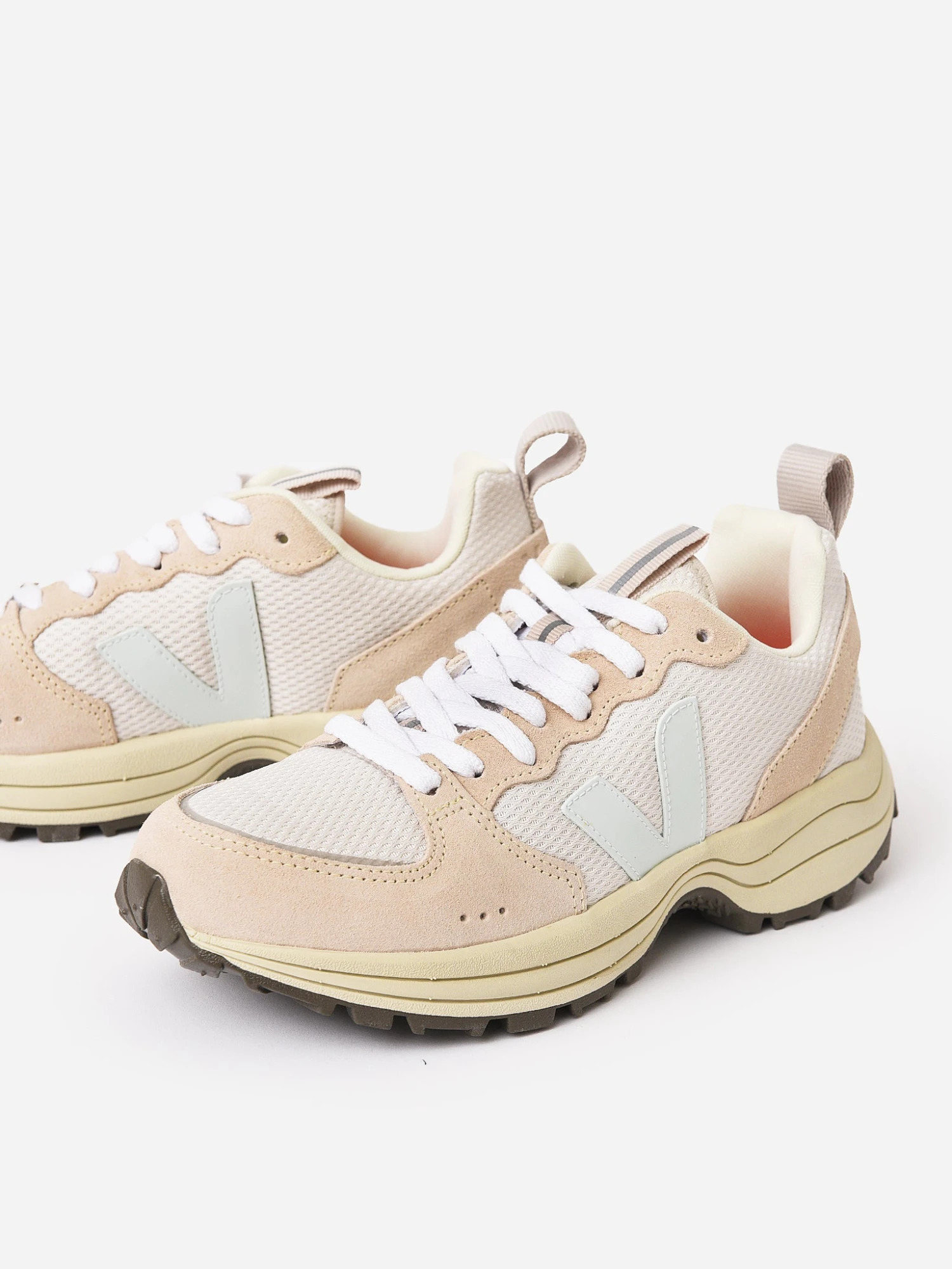 VEJA Women's Venturi Alveomesh Sneaker 1 VEJA Women's Venturi Alveomesh Sneaker