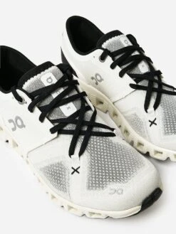 ON Women's Cloud X 3 Running Shoe -Standrews Links Officials Store WOMENS CLOUD X 3xWhiteBlackxAlt2 95770298