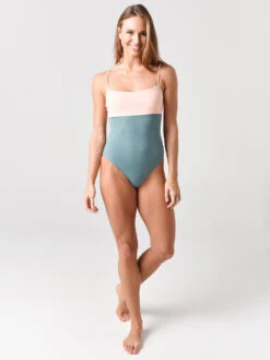 Tavik Women's Scarlett Moderate One Piece Swimsuit -Standrews Links Officials Store WOPA2011xPrimaryxPrimary