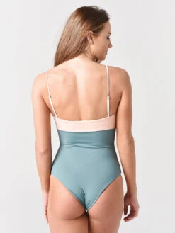 Tavik Women's Scarlett Moderate One Piece Swimsuit -Standrews Links Officials Store WOPA2011xTROPICALPEACHBLUEGREENxAlt2