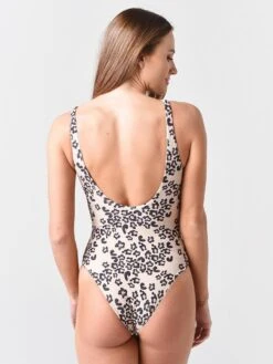 Tavik Women's Wallace One-Piece Swimsuit 6 Tavik Women's Wallace One-Piece Swimsuit -Standrews Links Officials Store WOPA2016xCHEETAHFLORALxAlt2