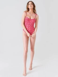 Xirena Women's Orion One-Piece Swimsuit 7 Xirena Women's Orion One-Piece Swimsuit -Standrews Links Officials Store X18907xCORALCABANAxAlt2 58138415