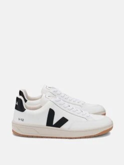 Veja Men's V-12 Sneaker