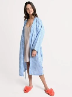 Ros Garden Anya Embroidered Kimono -Standrews Links Officials Store anyaembkimono stripebluealt3