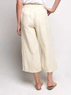 Bella Dahl Frayed Crop Leg Pant -Standrews Links Officials Store b3012 331 301 deserttanalt2