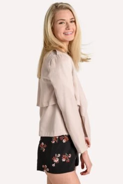 BB Dakota Double Agent Trench Jacket -Standrews Links Officials Store bj102841 parchmentalt2