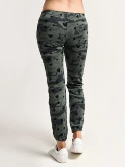 Monrow Elastic Waist Sweats With Hearts And Camo -Standrews Links Officials Store hb0128 50 cactusalt2