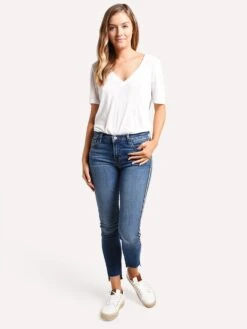 J Brand Women's 811 Mid Rise Skinny Jean -Standrews Links Officials Store jb002390 reflectingalt1