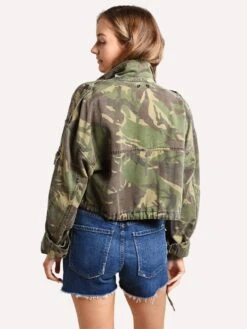 Pam&Gela Camo Crop Cargo Jacket 8 Pam&Gela Camo Crop Cargo Jacket -Standrews Links Officials Store tn50081749 armycamoalt2