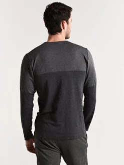 Vuori Seamless Long Sleeve Performance Tee -Standrews Links Officials Store v143 heathergreyalt2