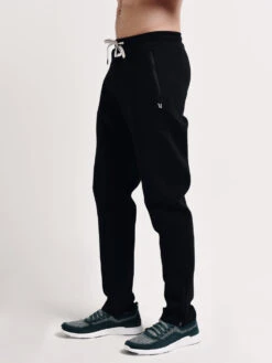 Vuori Cosmos Performance Lounge Pant -Standrews Links Officials Store v419 blackalt2