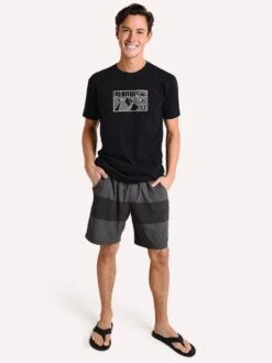 Vuori Men's Stainglass Tee -Standrews Links Officials Store v936 blackalt3