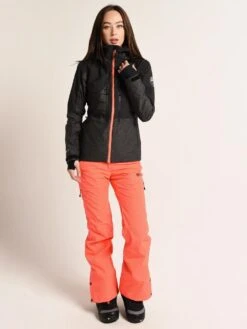 Picture Women's Signe Jacket 9 Picture Women's Signe Jacket -Standrews Links Officials Store wvt136 blackalt3